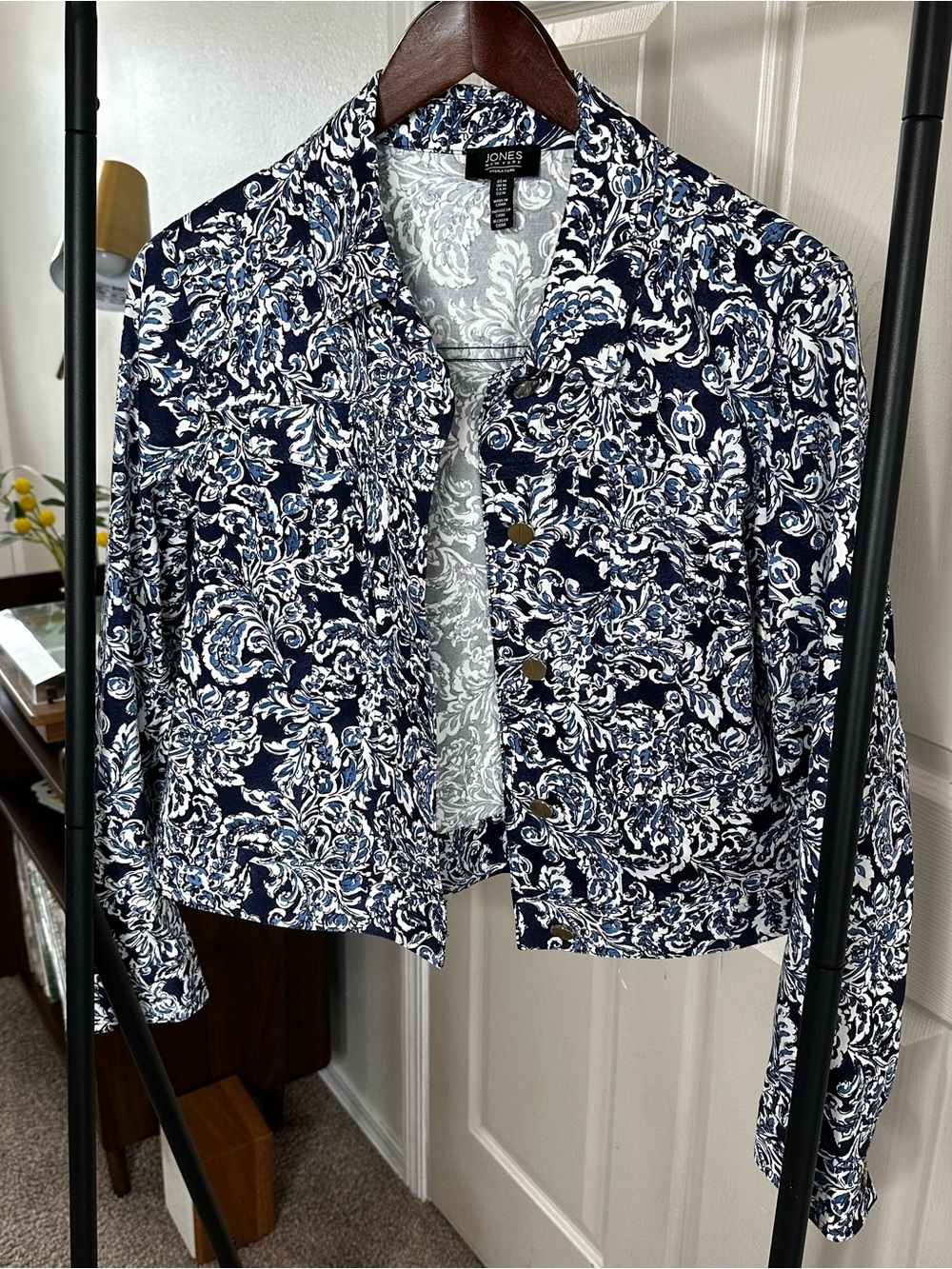 Jones New York Navy & White Floral Scroll Cropped Blazer 🛞
